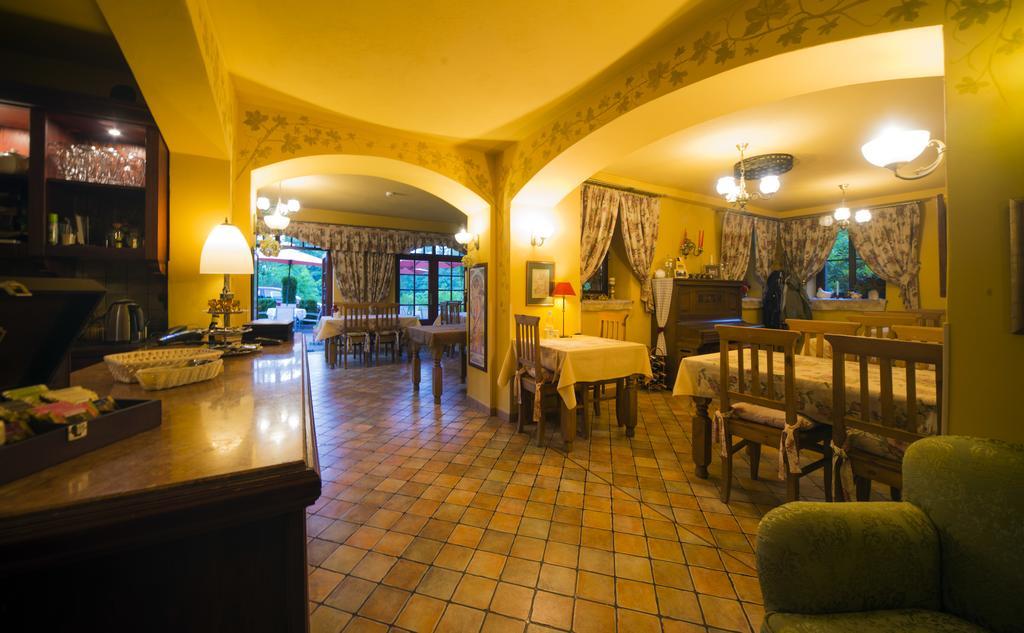שצ'קלארסקה פוראובה Hotel Magnes מראה חיצוני תמונה