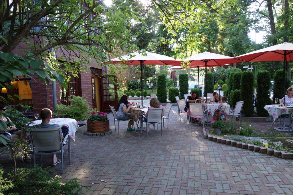 שצ'קלארסקה פוראובה Hotel Magnes מראה חיצוני תמונה
